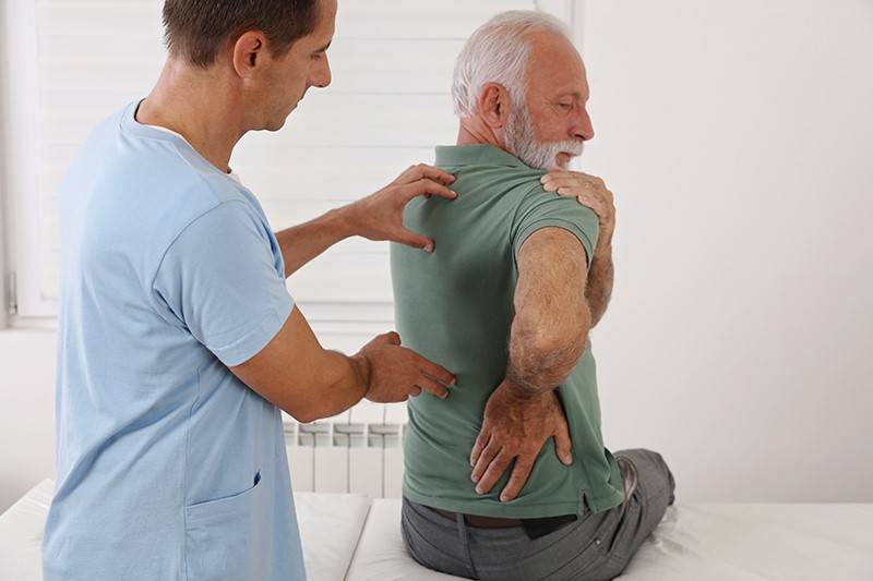 کاهش درد تنگی کانال نخاعی کمر یا گردن بدون جراحی (فیزیوتراپی، دارو)